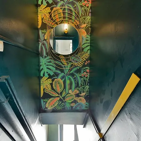 Independant Flat: Canal St Martin&trains Stations! 公寓