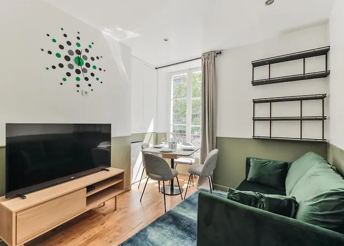 Independant Flat: Canal St Martin&trains Stations!