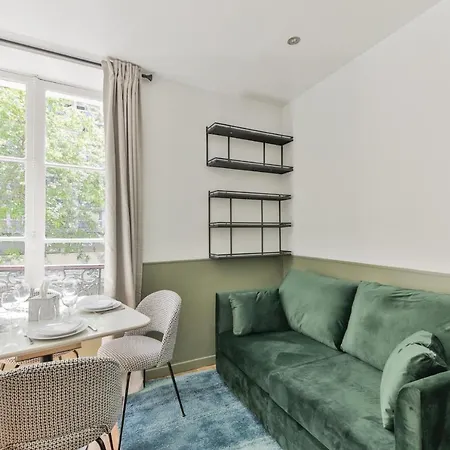 Independant Flat: Canal St Martin&trains Stations!